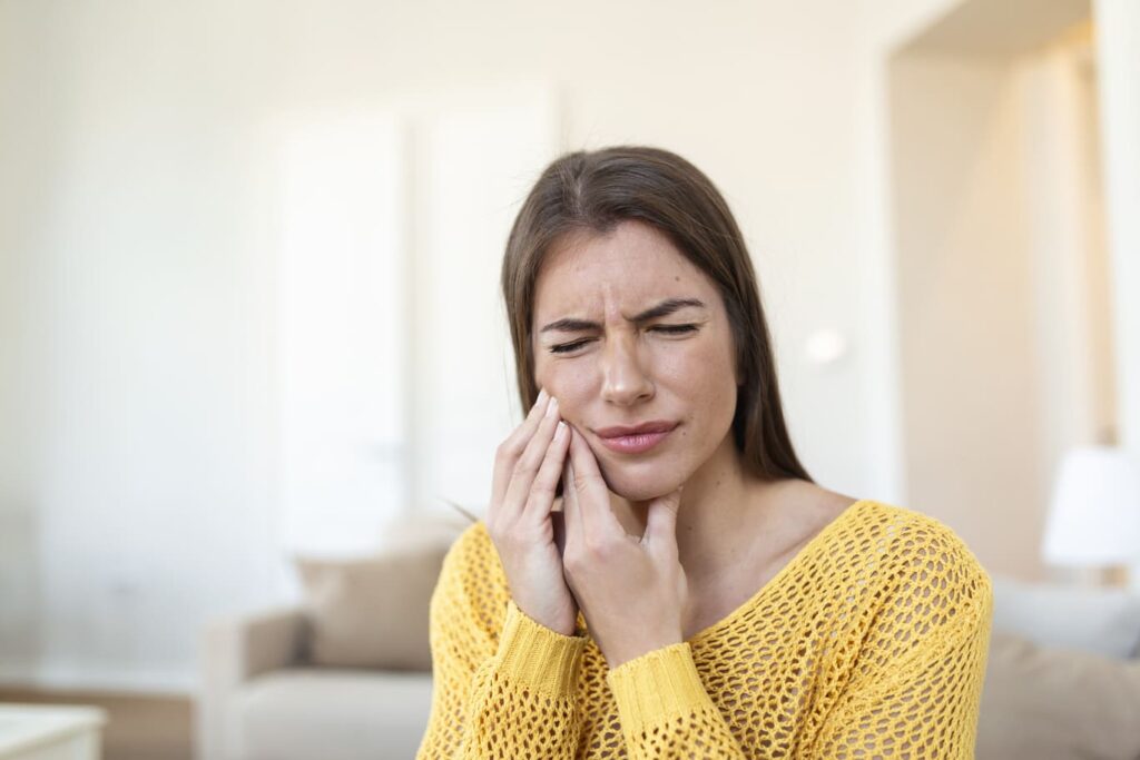 Dientes sensibles al fío salud dental en invierno